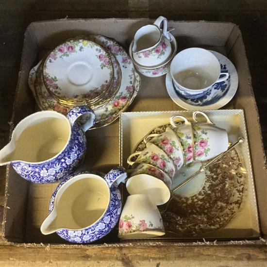 Doulton English Rose part teaset, 2 Wilkinsons Cloisonne jugs, Chance 2-tier glass cake stand (boxed) & sundries